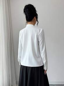 Elenzga 女士珍珠装饰纽扣袖口长袖休闲优雅衬衫，适合通勤、秋季、春季和冬季穿着。 - 白色 - 查看 2