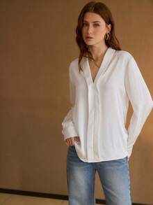 MOTF PREMIUM 女士V领百搭衬衫 - 白色 - 查看 4