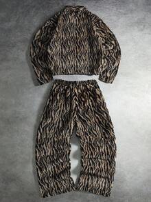 Manfinity EMRG 男士全印花抓绒外套和裤子套装 - 彩色 - 查看 2