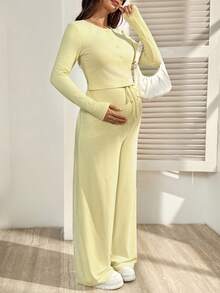 SHEIN Set de maternidad de 2 piezas: Top de manga larga con botones de unicolor y pantalones con nudo delantero - Amarillo - Ver 6