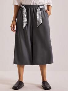 SHEIN VCAY 大码女式灰色休闲宽松七分裤，配腰带和围巾装饰，适合度假、日常穿着、通勤和初秋穿着。 - 灰色 - 查看 6