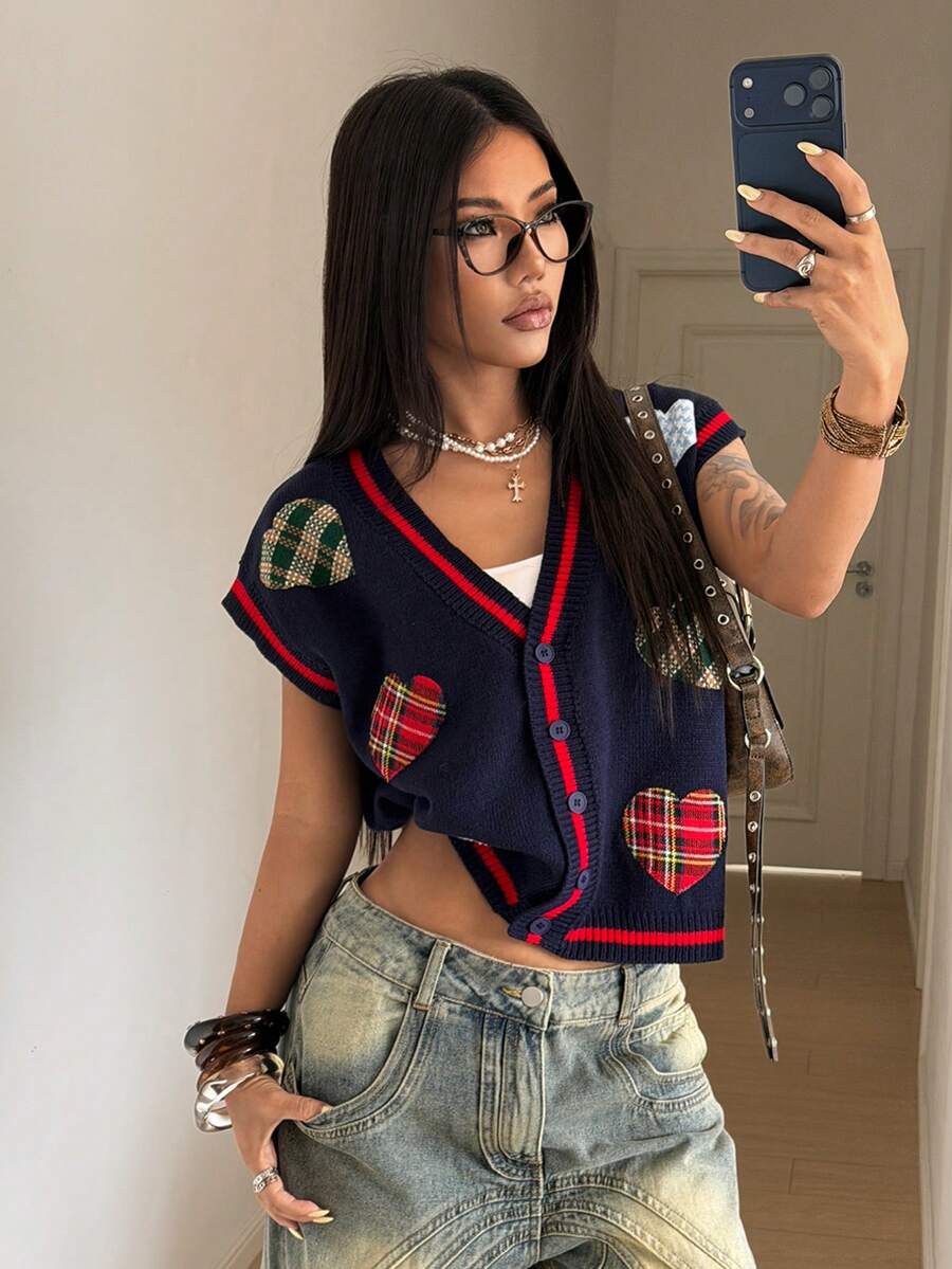 StreetHx 街头风女式纯色爱心刺绣纽扣无袖毛衣背心，春夏款 - 彩色 - 查看 1