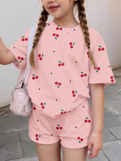 Set de 2 piezas de camiseta de manga corta y pantalones cortos con estampado de corazones de cereza lindo y sencillo para niña, adecuado para el verano