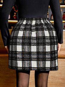 Ellevyn Plus Size Women Plaid Woolen Skirt, Elastic Waist, Versatile, Suitable For Autumn And Winter - Black and White - View 2
