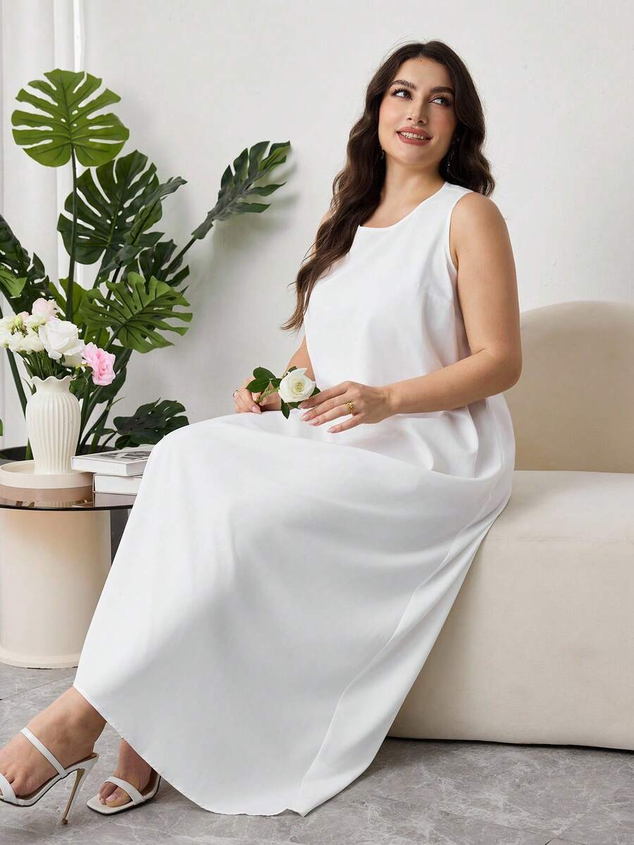 Al Najma 1pc Plus Size Women Plain Round Neck Sleeveless Arabic Style Dress - Black and White - View 1