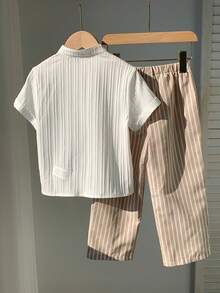 SHEIN 两件套男童休闲度假百搭衬衫和松紧腰条纹裤套装，适合生日派对、锐舞派对、晚宴、演出、婚礼、迎婴派对、洗礼、一周岁生日庆祝、婚礼宾客、迎婴派对洗礼服装 - 彩色 - 查看 2