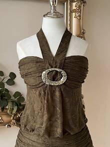 Lovelzi 女士蕾丝无肩带金属装饰双层荷叶边性感露背垂褶迷你连衣裙，女士演唱会服装，女士沙滩裙，秋冬派对连衣裙 - 橄欖綠 - 查看 2