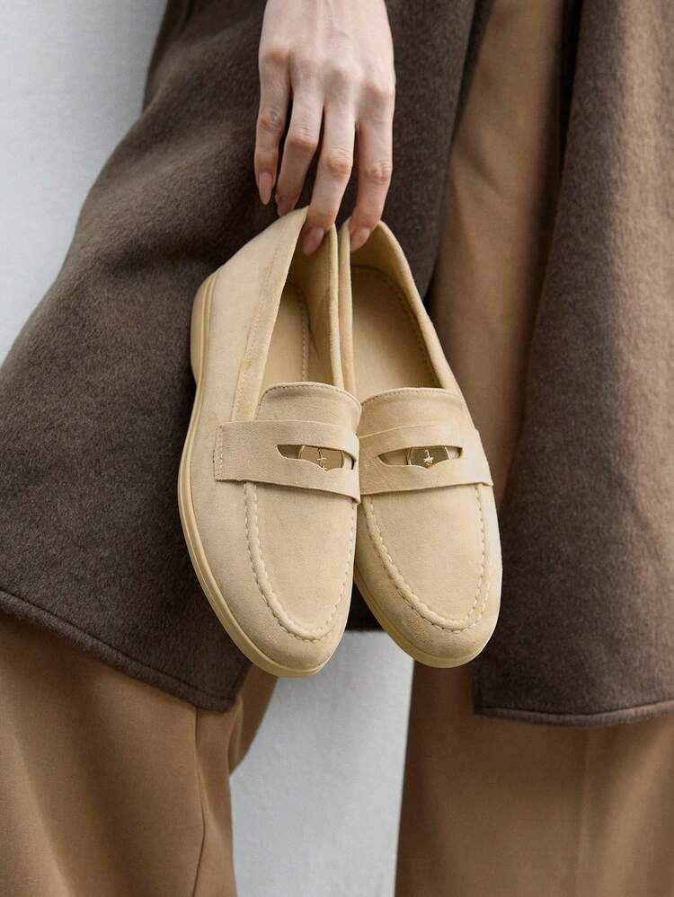 CUCCOO BIZCHIC Women's Casual Solid Color Comfortable Flats For Christmas