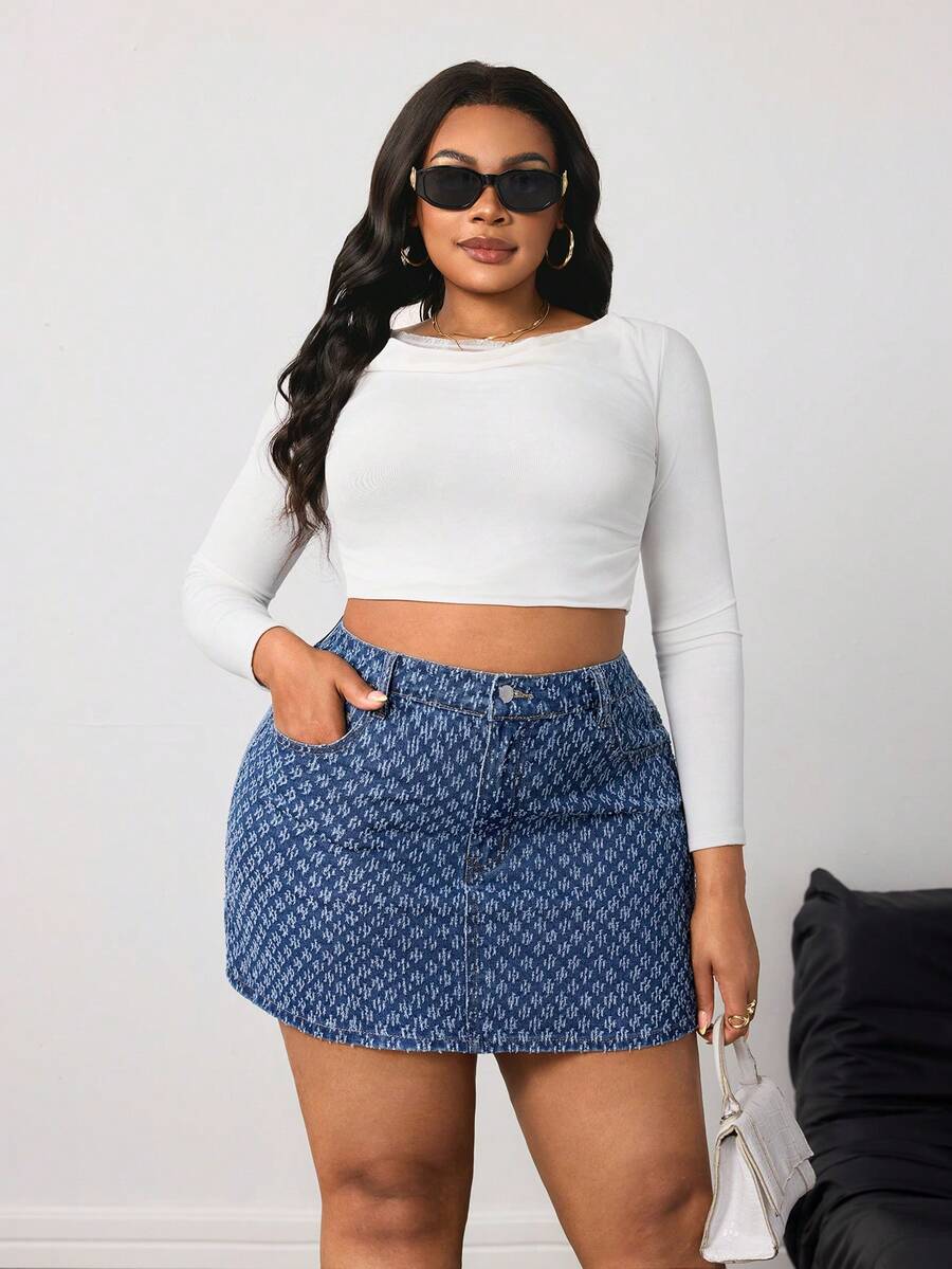 Slaydiva Plus Size Women's Denim Skirt With Embossed Pockets, Slim Fit, Textured Fabric, Medium Blue Denim Skirt, Bodycon Mini Skirt, Christmas Skirt, New Year's Skirt, Valentine's Day Skirt, Mother's Day Skirt, Casual Outing Skirt, Y2K Skirt - Medium Wash - View 1