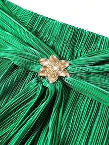 SHEIN Clasi Plus Size Women's Minimalist Fashion Green Pleated Gold Decor Button Long Pants - Green - View 1