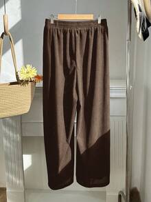 SHEIN EZwear Calça Casual de Veludo Marrom Chocolate Bordada Plus Size com Bolsos, Outono/Inverno - Chocolate - Visão 4