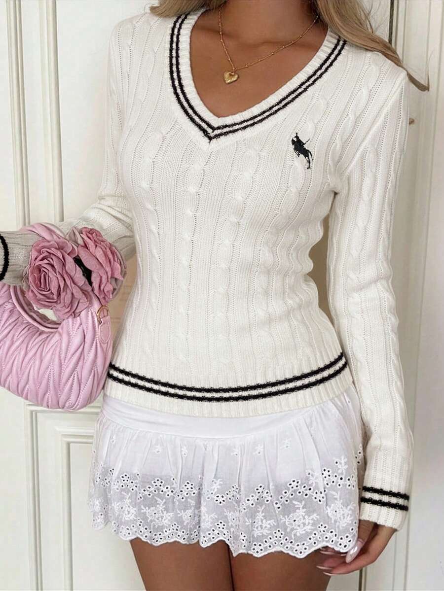 CovetEZ Áo len dài tay nữ phối ren thêu tương phản. - Màu be - Xem 1