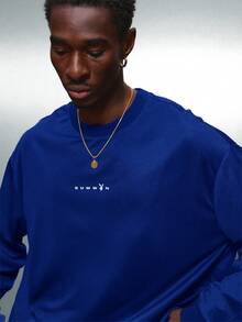 PLAYBOY X SUMWON Camiseta de malla de fútbol de manga larga, cuello redondo, ajustada a la cintura, con gran logotipo en la espalda y pequeño texto en la parte delantera - Azul - Ver 4