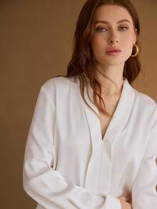 MOTF PREMIUM 女士V领百搭衬衫 - 白色 - 查看 1