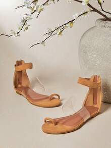 SHUZIA Sandalias planas de mujer minimalistas y cómodas con anillo para el dedo y correa al tobillo - Camel - Ver 6