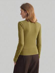 Ontre Women's Ruched Design Stand Collar Long Sleeve Basic T-Shirt, Urban Commute Business Casual Top, Elegant For Thanksgiving, Christmas, New Year Party, Wedding Guest Modern Urban Casual Fashion Business Casual Women's Office Wear Low-Key Old Money Style Effortless Temperament High-End Urban Commuting High-Quality Airport Women's Wear High-End Material - Green - View 3