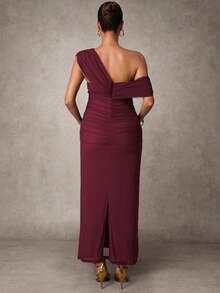 MaterniChic 孕妇纯色不对称领褶皱修身优雅连衣裙 - 酒紅色 - 查看 2