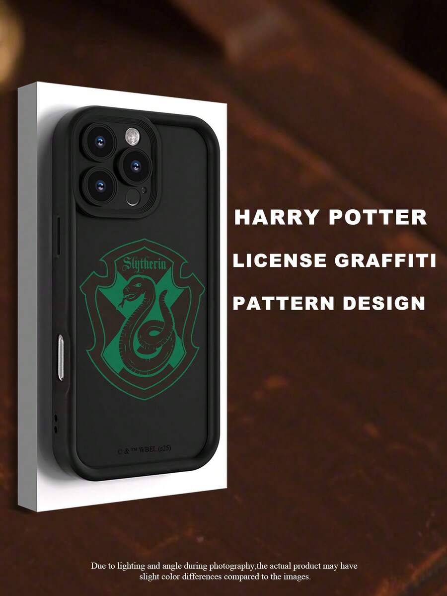 HARRY POTTER X SHEIN 1 件哈利波特 X SHEIN & 蛇形图案奢华纯色天眼梯形手机壳,兼容 iPhone 16/16 Plus/16 Pro/16 Pro Max、15、14、13、12、11、X/XR/XS/XS Max/7/8/Plus、iPhone 17/17 Pro/17 Air/17 Pro Max 系列以及 Galaxy S24/24 Ultra/23、22、20、Galaxy S24 FE/20、Galaxy A55/A54/A52/A51 系列等。 - 黑色 - 查看 1