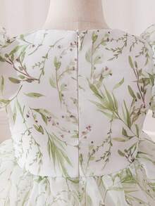 SHEIN Glamorique Kids Flower Girl, Young GirlPrincess Floral Digital Print Dress, Puff Sleeve, Ball Gown Dress, Front Bow Decor Dress, Suitable For Stage, Piano, Performance, Middle East, Europe And America, Makes Girls Look More Cute And Lovely - White - View 4