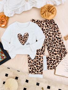 SHEIN Conjunto de pijama acogedor con estampado de leopardo y corazón para niñas - Multicolor - Ver 1