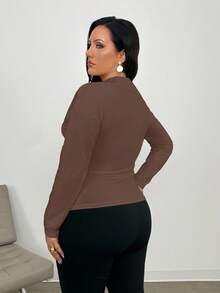 Firerie 大码优雅褶皱单肩扭结前襟长袖修身T恤，女士商务休闲风 - 棕色 - 查看 2