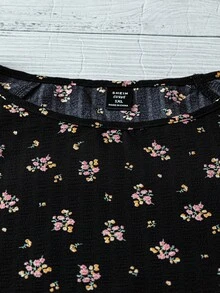 SHEIN PETITE CURVE Áo nữ cỡ lớn cổ tròn đơn giản, chất liệu vải sần, in họa tiết hoa nhỏ, tay raglan, phong cách phương Tây mùa hè, boho. - màu đen - Xem 5