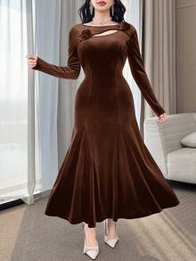 Feyla Women's Elegant Velvet Floral Decor Hollow Out Waist Fitted Mermaid Hem Long Dress, Autumn