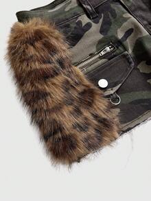 ROMWE J-Fashion Y2K 工装风迷彩豹纹人造毛皮低腰牛仔迷你裙 - 彩色 - 查看 3