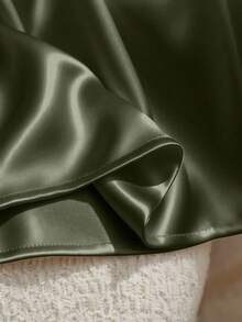 GlowEve Satin + Gürtel Dekor Midi-Kleid mit Langarm - Olivgrün - Übersicht 5