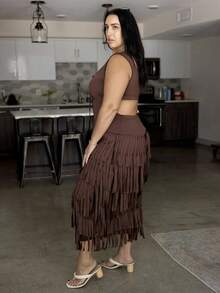 Truni 2025 春夏新款休闲度假优雅派对音乐节纯棕色露背流苏装饰长裙，加大码 - 棕色 - 查看 3
