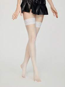 ROMWE Kawaii 1双时尚性感的紫红色水钻装饰简约浪漫渔网过膝袜，适合音乐节、约会、晚会等场合。 - 白色 - 查看 4