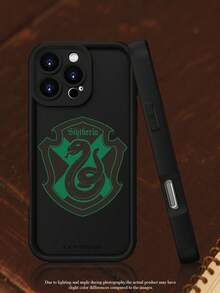 HARRY POTTER X SHEIN 1 件哈利波特 X SHEIN & 蛇形图案奢华纯色天眼梯形手机壳，兼容 iPhone 16/16 Plus/16 Pro/16 Pro Max、15、14、13、12、11、X/XR/XS/XS Max/7/8/Plus、iPhone 17/17 Pro/17 Air/17 Pro Max 系列以及 Galaxy S24/24 Ultra/23、22、20、Galaxy S24 FE/20、Galaxy A55/A54/A52/A51 系列等。 - 黑色 - 查看 3