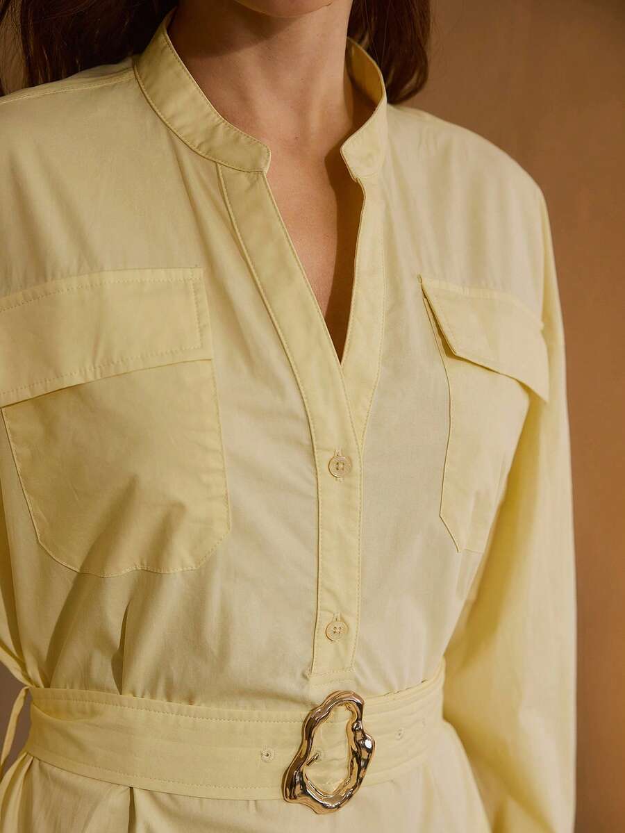 MOTF PREMIUM 实心缺口领翻盖口袋金属扣腰带开衩下摆连衣裙 - 淡黃色 - 查看 2