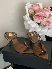 Nuevos zuecos de tacón alto de punta afilada para el verano 2025, con diseño de hebilla metálica plisada, zapatos de mujer con tacón y sexy, Sandalias de tacón para mujer - Marrón - Ver 9