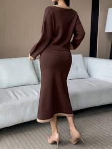 DAZY 女士休闲V领撞色毛衣套装，带口袋和纽扣装饰，搭配直筒半身裙，秋冬款 - 棕色 - 查看 2
