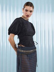 COUREZ Áo thun lụa tay ngắn bồng bềnh và viền nhún có thể điều chỉnh/Quần áo nữ mùa thu Y2K Quần áo mùa thu Áo dễ thương Áo đi chơi Quần áo mùa đông Áo sang trọng Áo mùa đông Áo đen Năm mới - màu đen - Xem 5