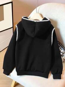 SHEIN 1件青少年女孩時尚刺繡對比飾邊運動衫，黑白配色，秋季休閒校園開學大學風極簡必備運動衫 - 黑色 - 查看 2