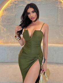 Shopreo Set 2 potong untuk liburan pantai, seksi, polos, model V-neck, berkerut, tali spaghetti, monokini, dan rok belahan depan untuk musim panas. - Hijau Tentara - View 4