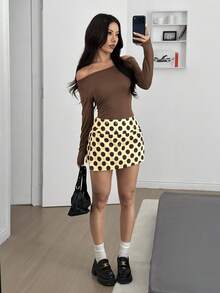 SHEIN EZwear Conjunto de top de punto con hombros descubiertos y falda a lunares para mujer, otoño/invierno - Marrón - Ver 6