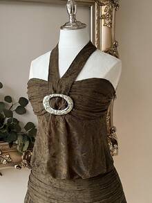 Lovelzi 女士蕾丝无肩带金属装饰双层荷叶边性感露背垂褶迷你连衣裙，女士演唱会服装，女士沙滩裙，秋冬派对连衣裙 - 橄欖綠 - 查看 4