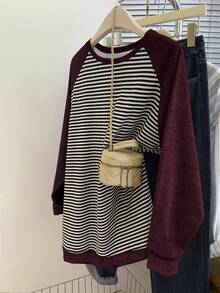 SHEIN 新款女士秋冬条纹柔软舒适撞色插肩袖圆领卫衣 - 彩色 - 查看 1