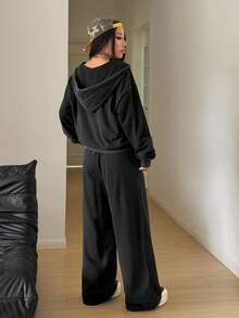 StreetHx 2000s Style Women Casual Streetwear Distressed Pattern Loose Fit Sweatshirt 2 Pieces Set - Black - View 2