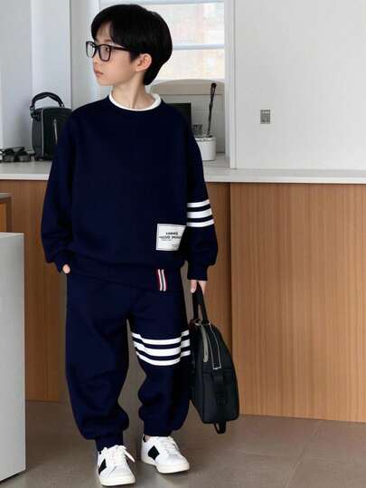 2 件儿童男童休闲拼布撞色套头连帽衫和宽松运动裤套装，舒适百搭，适合上学、花园、海滩、生日、春季、夏季、秋季、冬季