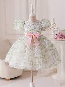 SHEIN Glamorique Kids Flower Girl, Young GirlPrincess Floral Digital Print Dress, Puff Sleeve, Ball Gown Dress, Front Bow Decor Dress, Suitable For Stage, Piano, Performance, Middle East, Europe And America, Makes Girls Look More Cute And Lovely - White - View 1