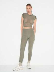 KIZN Leggings de tiro alto de canalé sin costuras en color salvia para comodidad y estilo casual de todos los días - Verde - Ver 1