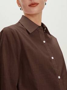 BizChic 2026 Primavera/Verão Nova Camisa Feminina Minimalista Versátil com Colarinho e Botões na Frente, Elegante Moderna Urbana para Uso Diário, Romântica Retrô dos Anos 90, Adequada para Natal, Ano Novo, Dia dos Namorados, Festa, Praia, Formatura, Moda, Carnaval, Férias, Convidado de Casamento, Brunch, Aeroporto, Multi-Ocasião - Castanho - Visão 5