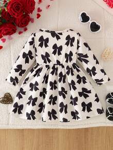 SHEIN Autumn Baby Girl Butterfly Print Pattern Full Print Cute Casual Comfortable Long Sleeve Holiday Style - Black - View 2