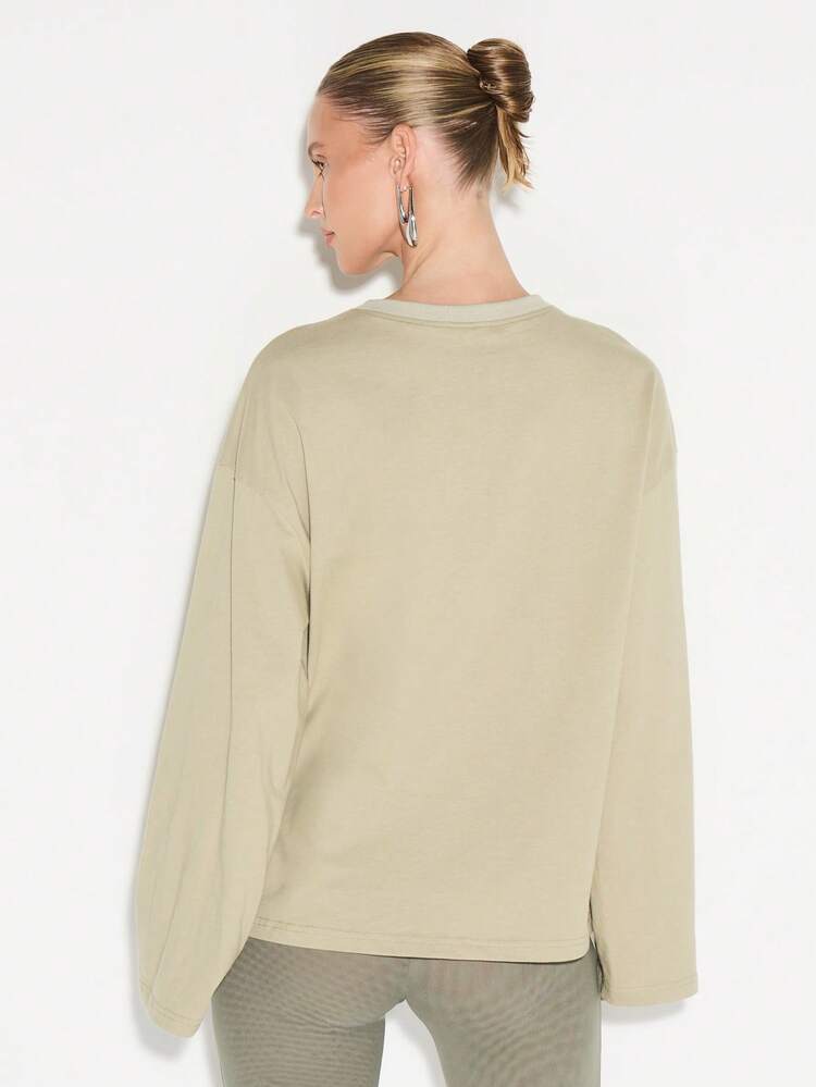 KIZN Oversized Long Sleeve Crew Neck T-Shirt With Brand Logo Print Perfect For Casual Fall Winter Layering Streetwear Style Comfort
