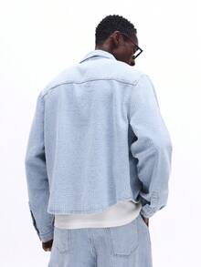 Camisa de manga larga con botones de mezclilla azul claro con textura, de corte regular, casual para otoño, invierno y primavera, con cuello para hombre SUMWON - Azul - Ver 2