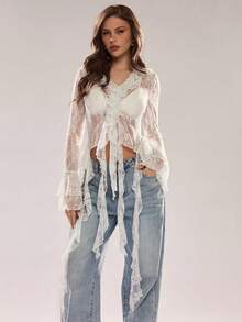 Glamine 女士优雅白色蕾丝透视喇叭袖荷叶领系带流苏轻薄外套，浪漫度假风，优雅休闲外套，蕾丝衬衫，蕾丝上衣，透视上衣，牛仔女式荷叶边上衣，透明上衣 - 白色 - 查看 5